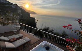 SeaJewelsDeluxurySuites